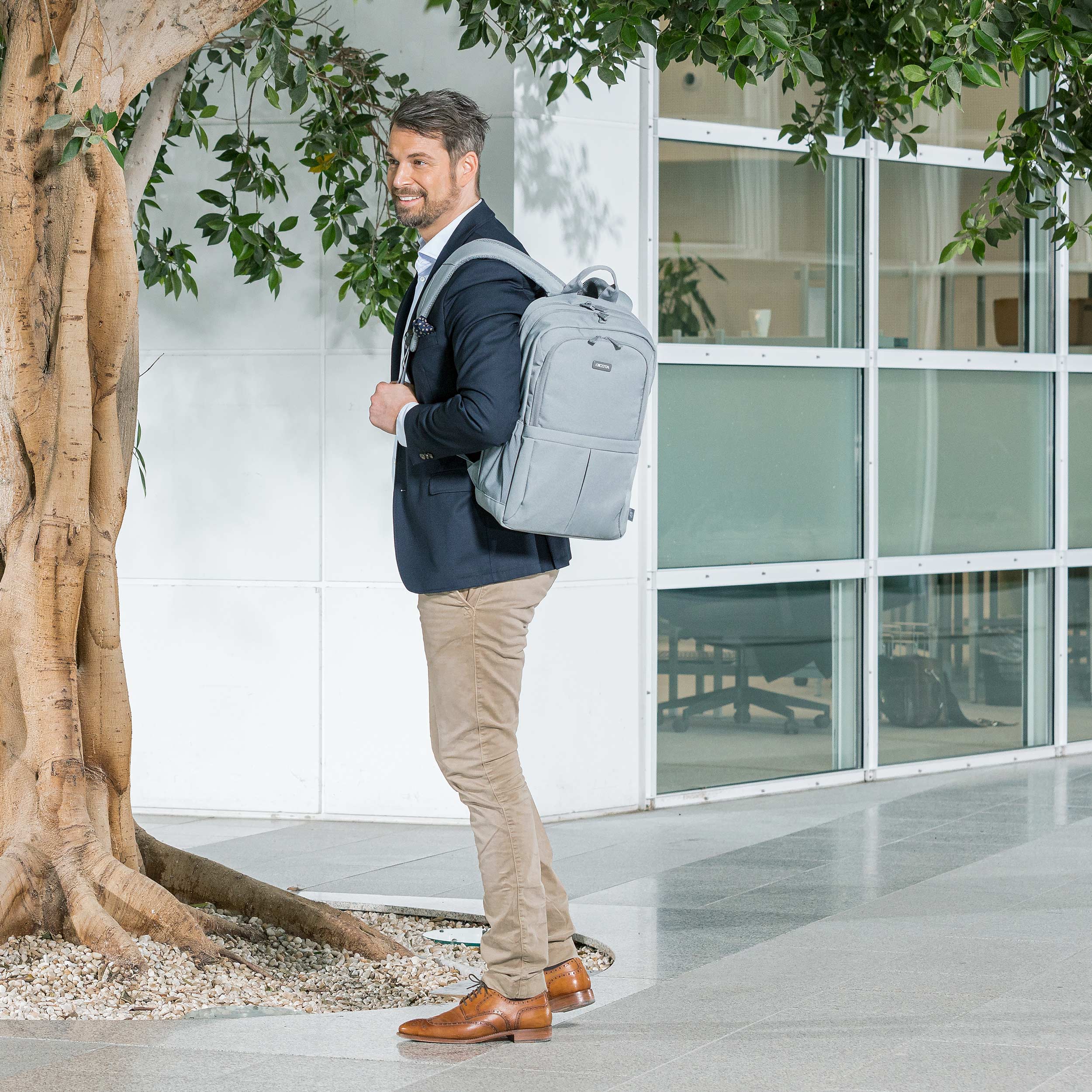 29038_D31733-RPET_6_lifestyle_01_13 - 15.6