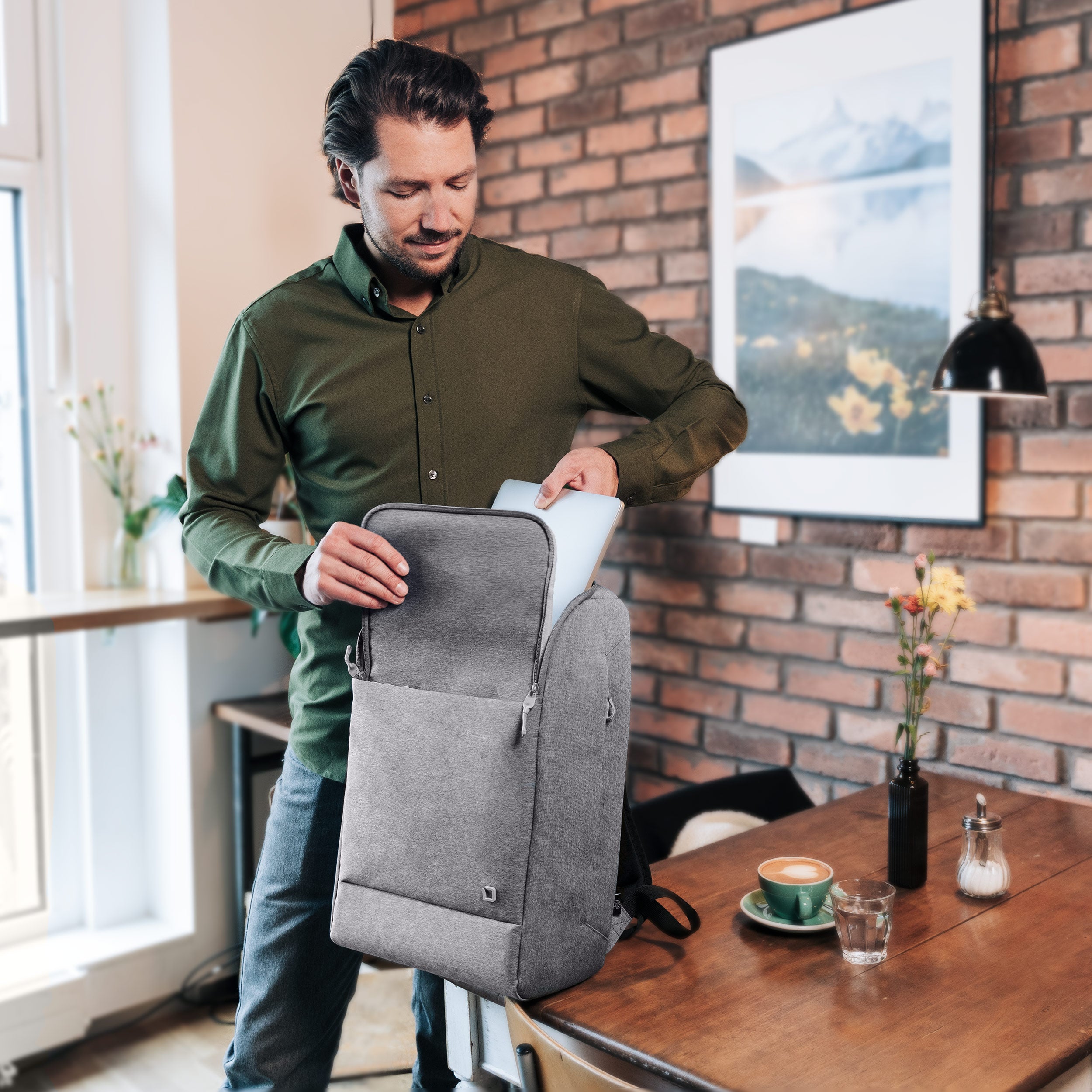 29315_D31876-RPET_6_lifestyle_01_13 - 15.6