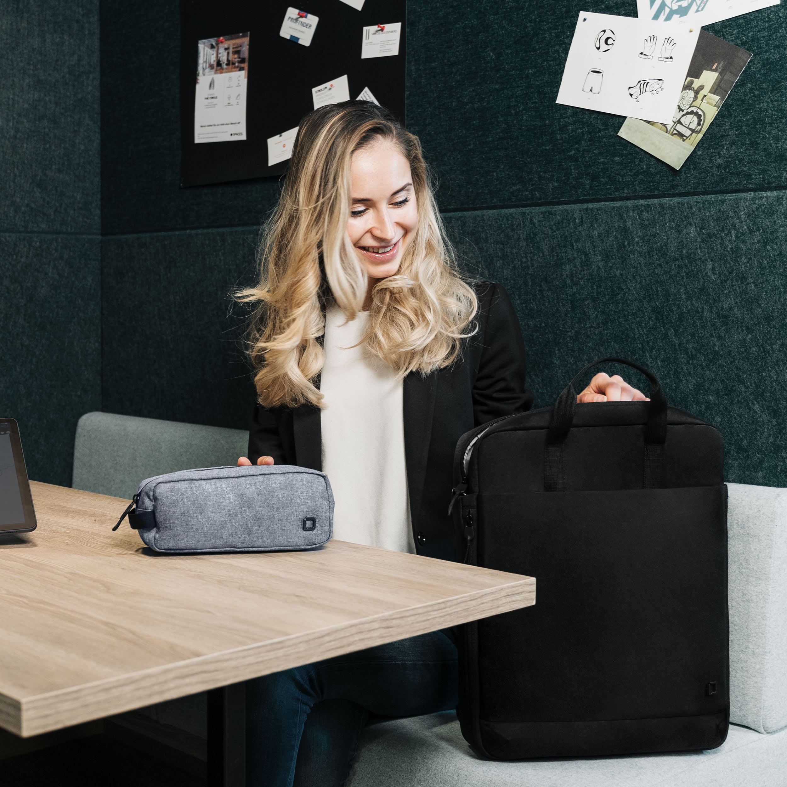 29405_D31881-RPET_6_lifestyle_01_- / blue